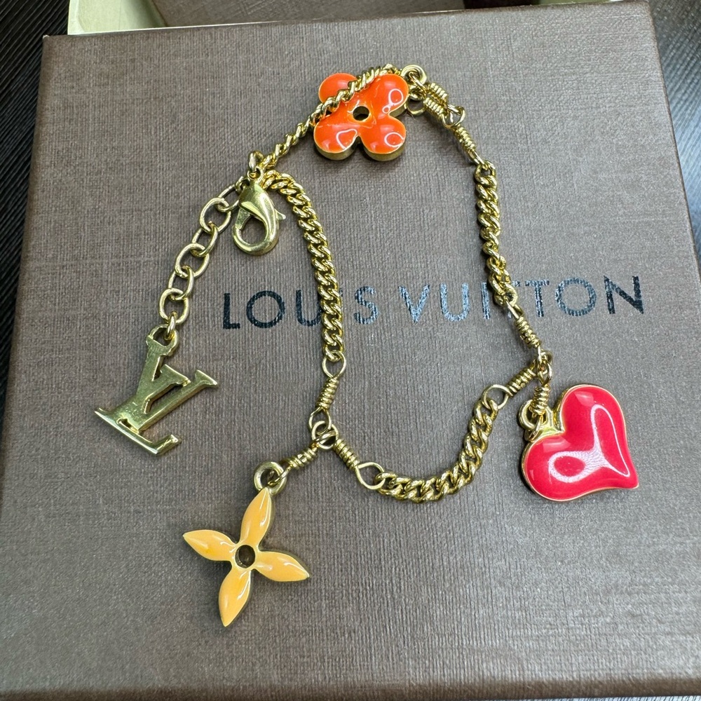 Louis Vuitton Bracelet Charm - Picture 2 of 2